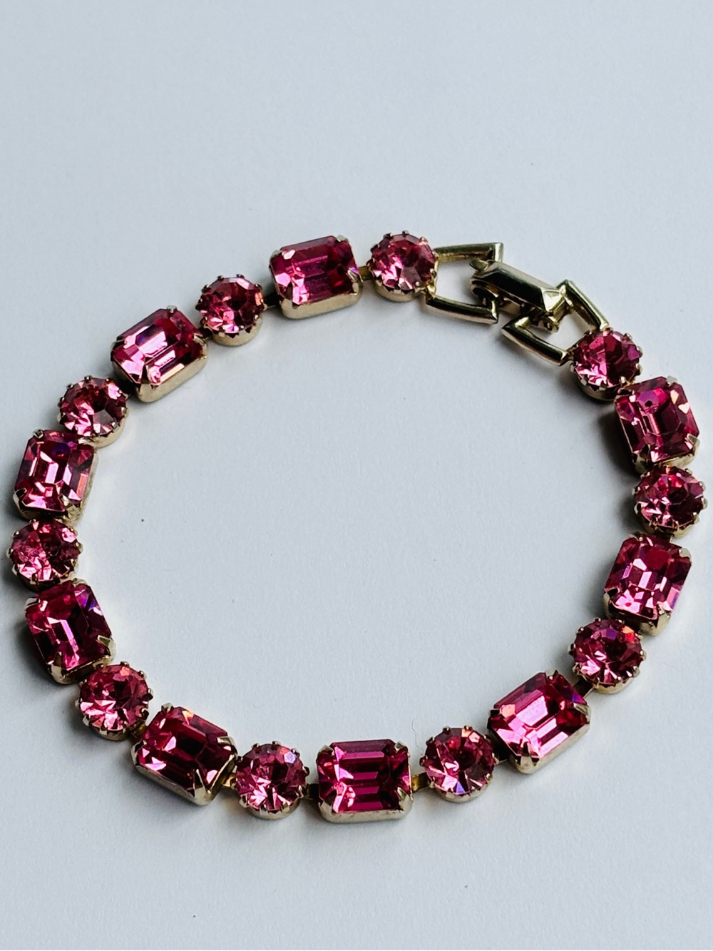 Weiss Signed Vintage Rhinestone Bracelet Fuchsia Pink Gold Tone 7.25”